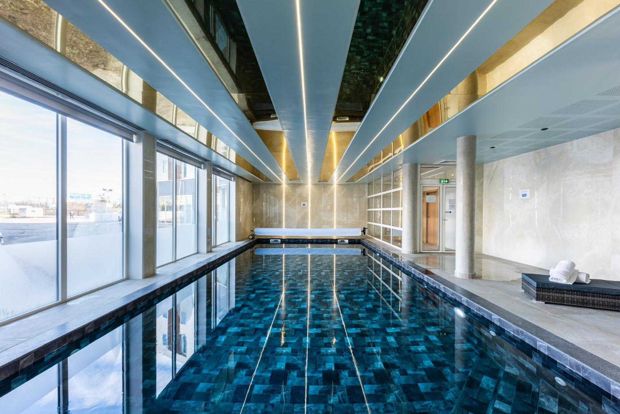 Brit Hotel Privilege Paris Rosny-Sous-Bois Exterior photo