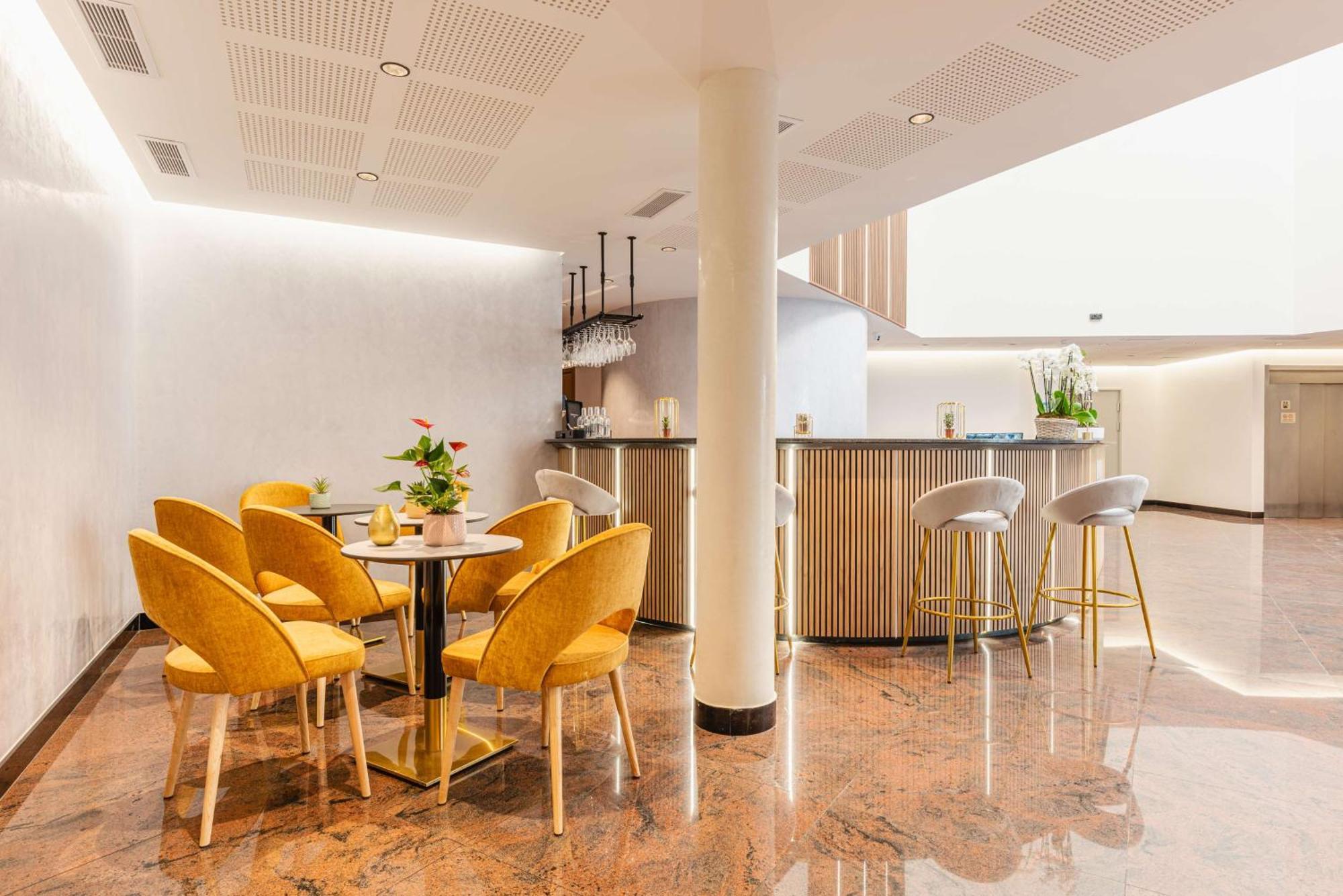 Brit Hotel Privilege Paris Rosny-Sous-Bois Exterior photo